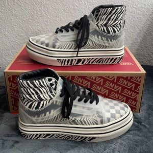 Vans women’s super comfy Cush platform size 7.5